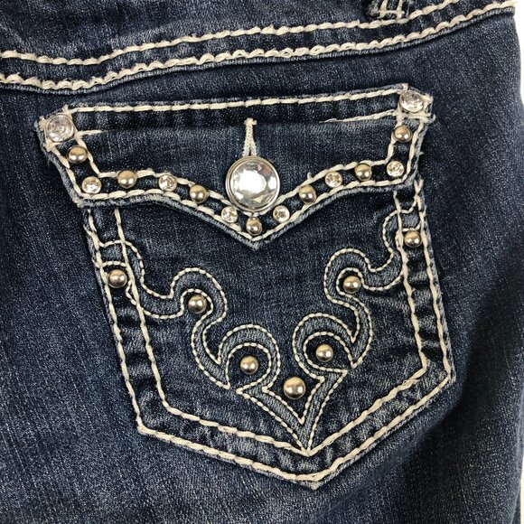 L.A. Idol Denim Capris Sz 9 Jrs Low Rise Dark Wash Flap Pockets Embellished - Picture 10 of 13